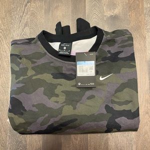 **SOLD** BNWT Nike Cropped Sweater